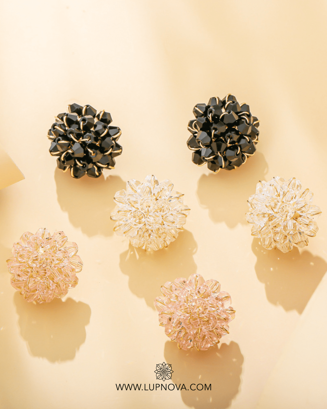 Aretes pompones de cristales all