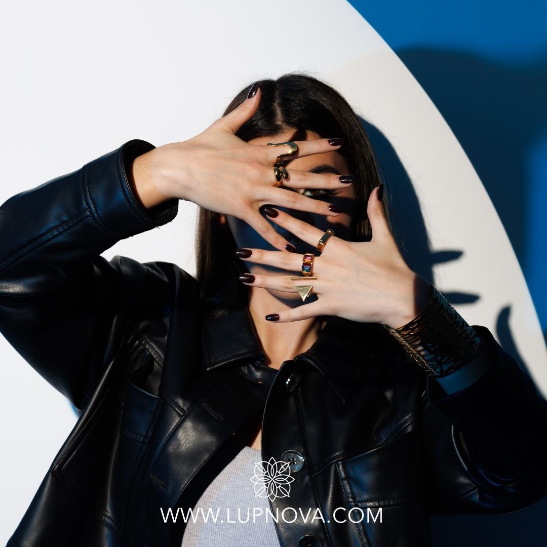 Anillo rainbow con baguettes - Imagen 2